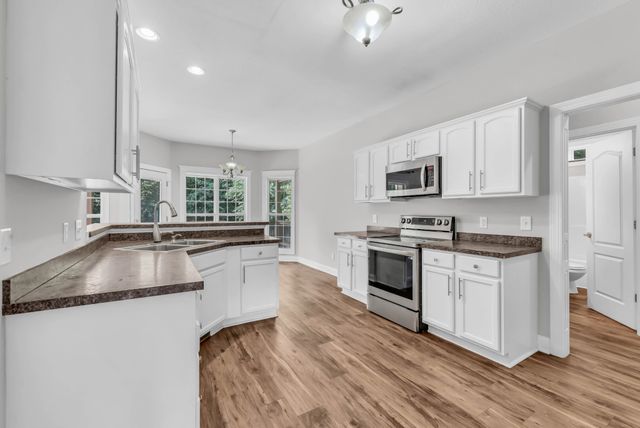 1156 Stillwood Dr, Clarksville, TN 37042