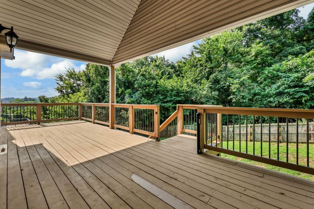 1156 Stillwood Dr, Clarksville, TN 37042