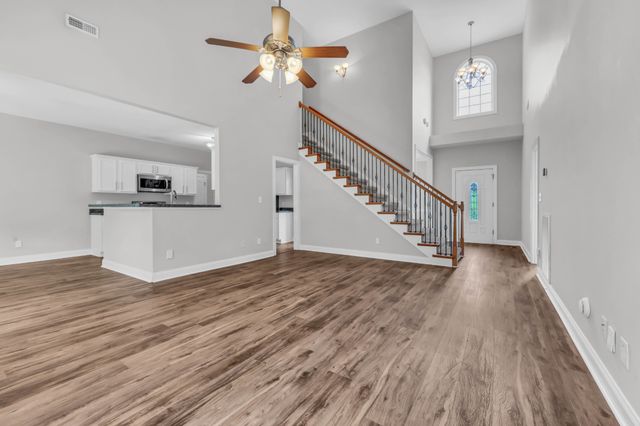1156 Stillwood Dr, Clarksville, TN 37042