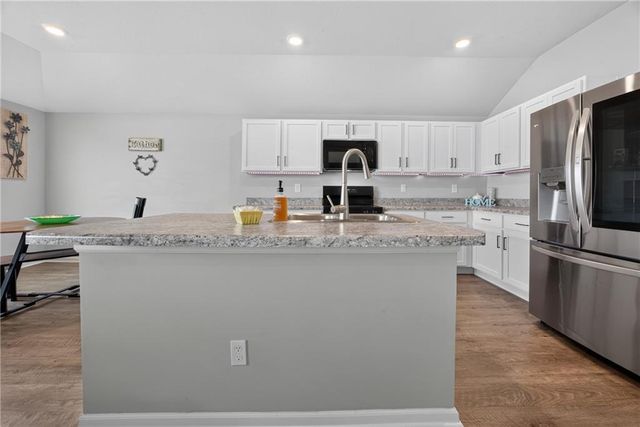 19341 Belford Street, Spring Hill, KS 66083