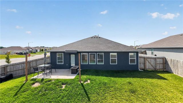 19341 Belford Street, Spring Hill, KS 66083