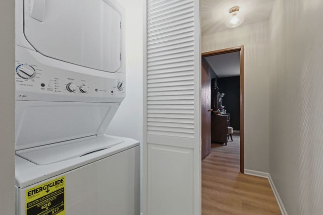 2238 Abbeywood Drive F, Lisle, IL 60532