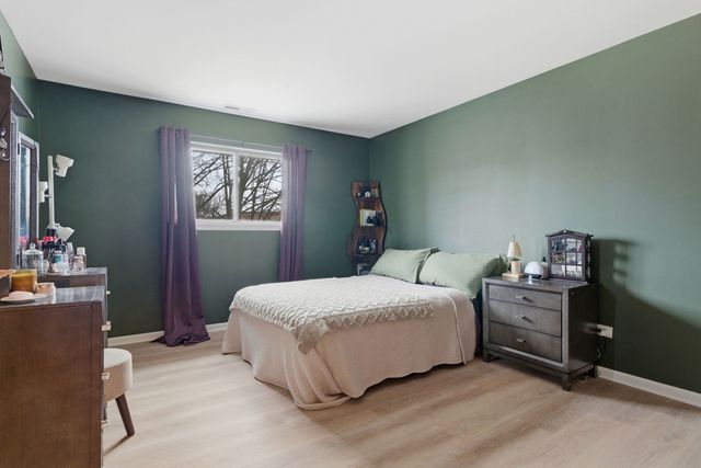 2238 Abbeywood Drive F, Lisle, IL 60532