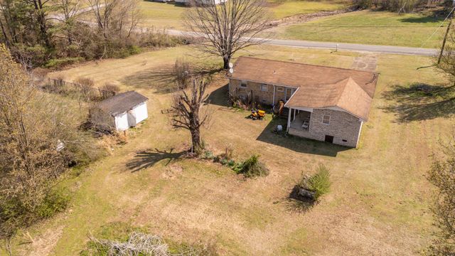 5062 Sunny Acres Dr, Waynesboro, TN 38485