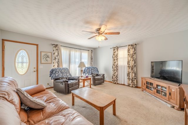 5062 Sunny Acres Dr, Waynesboro, TN 38485