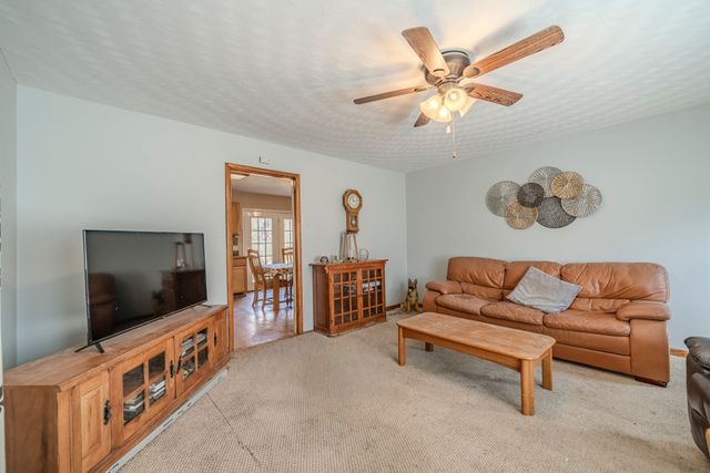 5062 Sunny Acres Dr, Waynesboro, TN 38485