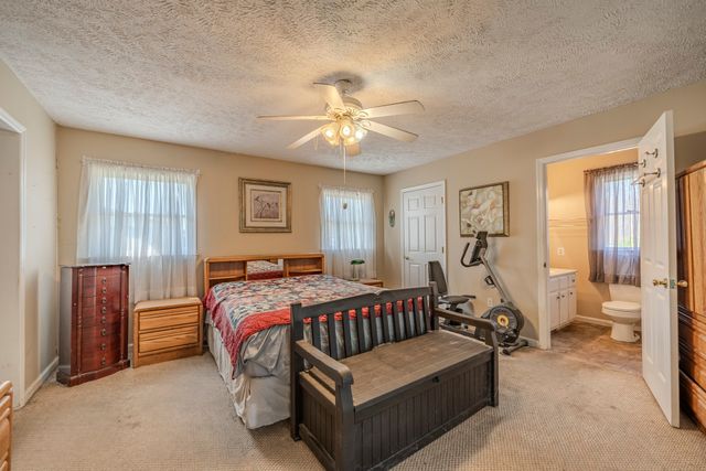 5062 Sunny Acres Dr, Waynesboro, TN 38485