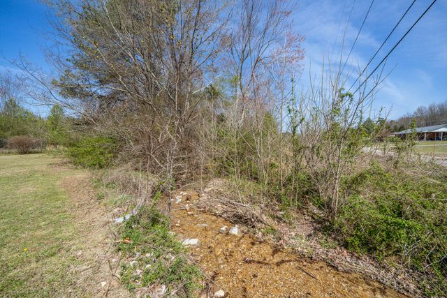 5062 Sunny Acres Dr, Waynesboro, TN 38485