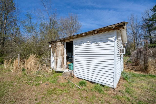 5062 Sunny Acres Dr, Waynesboro, TN 38485
