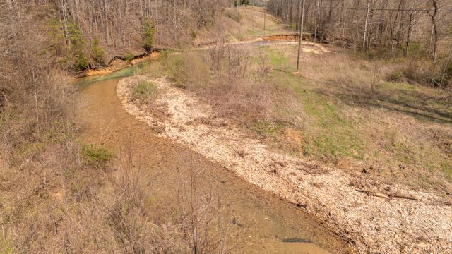 5062 Sunny Acres Dr, Waynesboro, TN 38485