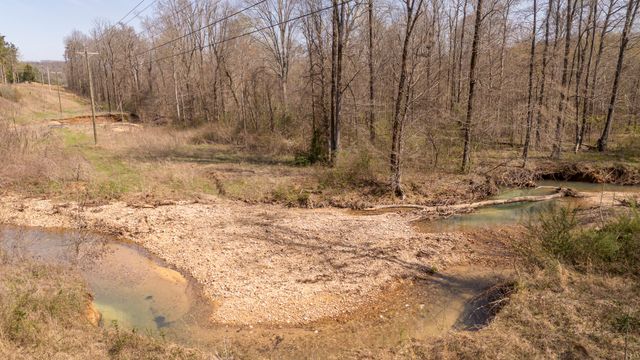 5062 Sunny Acres Dr, Waynesboro, TN 38485