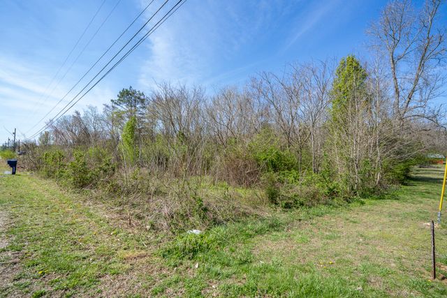 5062 Sunny Acres Dr, Waynesboro, TN 38485