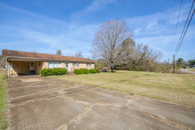 5062 Sunny Acres Dr, Waynesboro, TN 38485