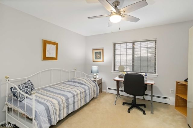 21 Foxwood Dr, Morris Plains Boro, NJ 07950