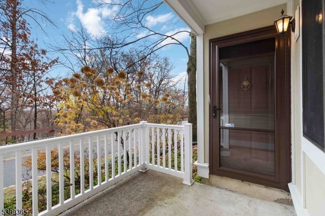 21 Foxwood Dr, Morris Plains Boro, NJ 07950