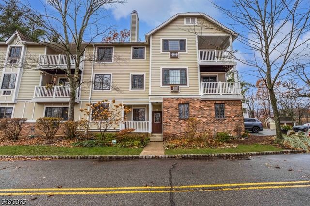 21 Foxwood Dr, Morris Plains Boro, NJ 07950