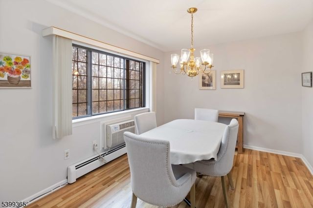 21 Foxwood Dr, Morris Plains Boro, NJ 07950