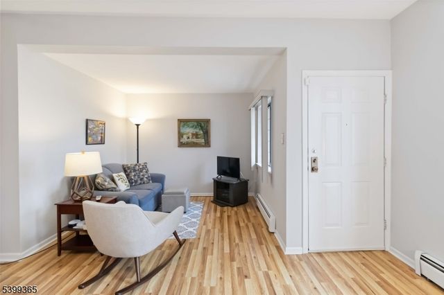 21 Foxwood Dr, Morris Plains Boro, NJ 07950