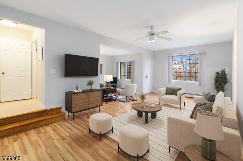 21 Foxwood Dr, Morris Plains Boro, NJ 07950