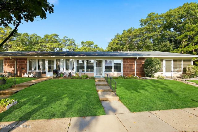 531C Dartmoor Court, Lakewood, NJ 08701