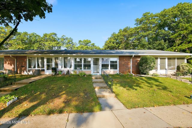 531C Dartmoor Court, Lakewood, NJ 08701