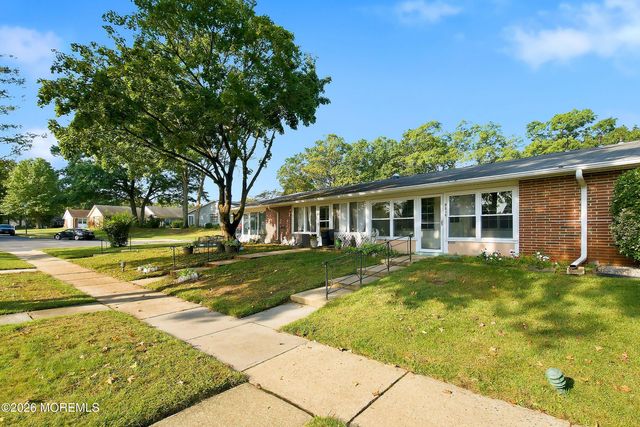 531C Dartmoor Court, Lakewood, NJ 08701