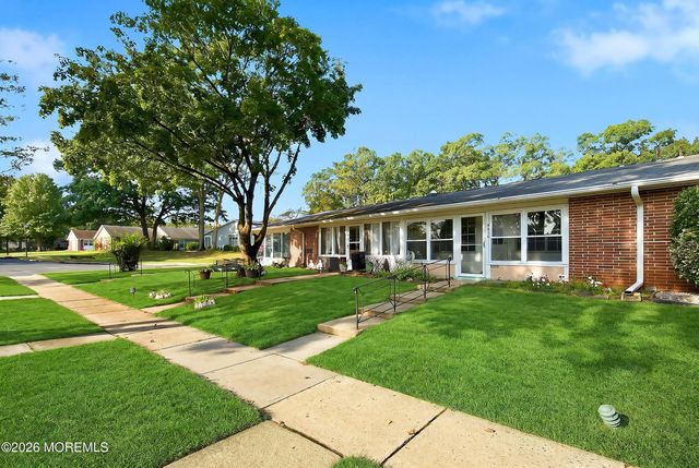 531C Dartmoor Court, Lakewood, NJ 08701