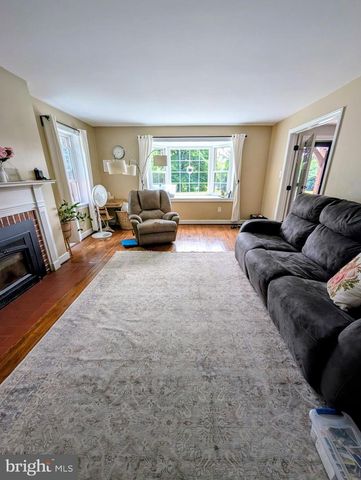 5827 LINCOLN HWY, Gap, PA 17527