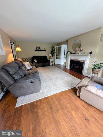 5827 LINCOLN HWY, Gap, PA 17527