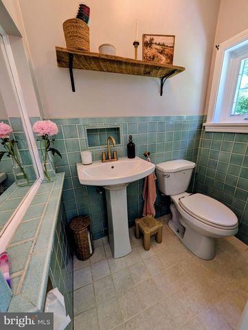 5827 LINCOLN HWY, Gap, PA 17527