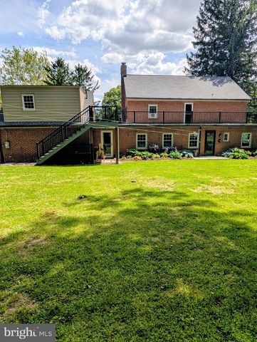 5827 LINCOLN HWY, Gap, PA 17527