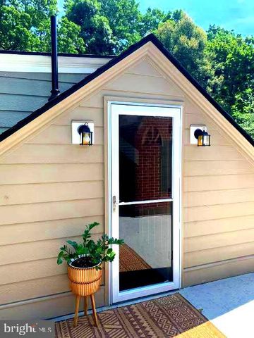5827 LINCOLN HWY, Gap, PA 17527