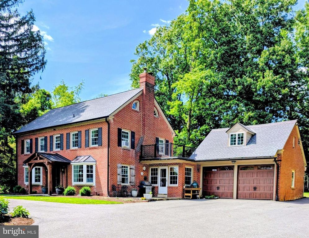 5827 LINCOLN HWY, Gap, PA 17527