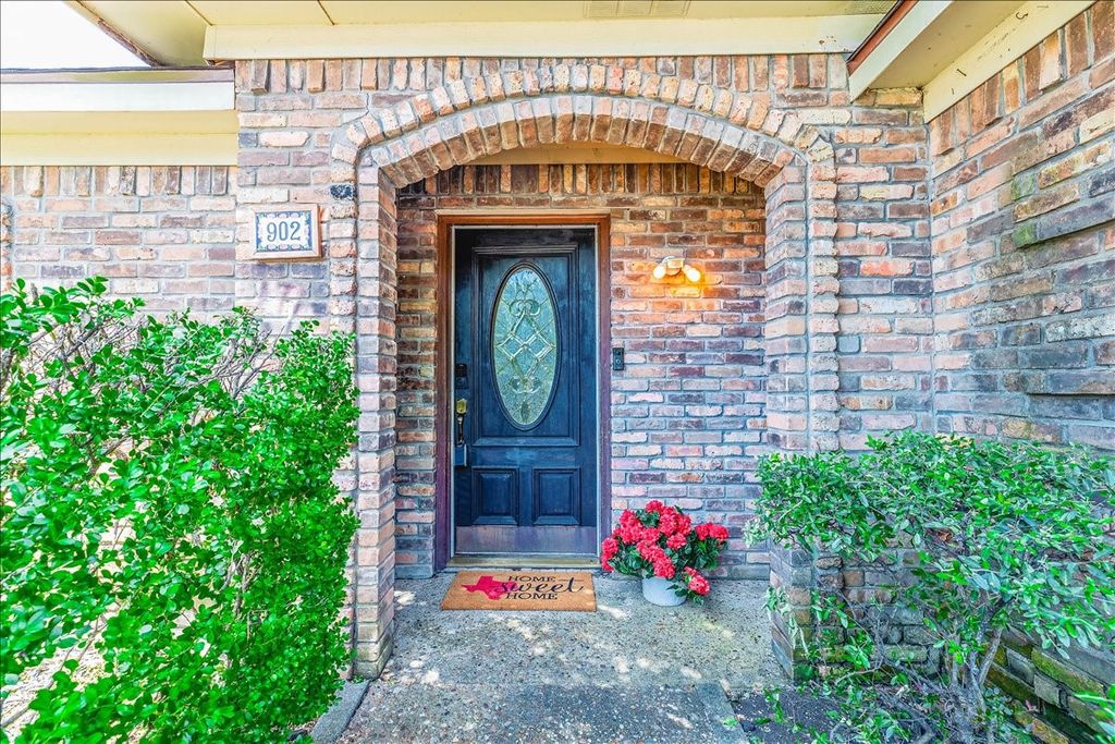 902 N Allen Heights Drive, Allen, TX 75002