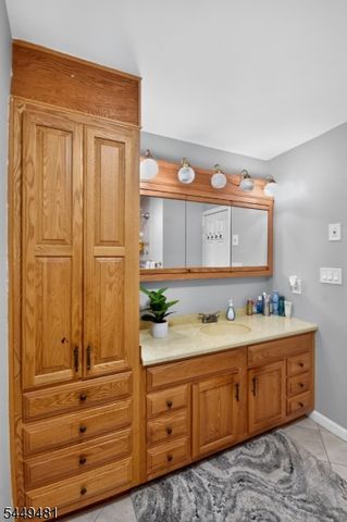 62 Macafee Rd, Franklin Twp., NJ 08873