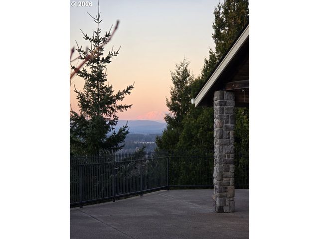 10211 Se BRISTOL Ln, Happy Valley, OR 97086