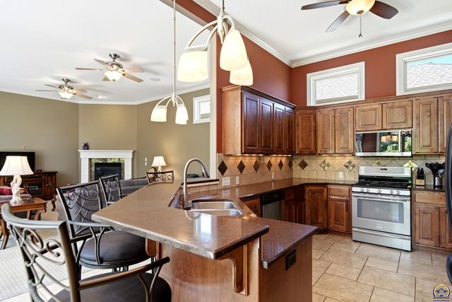 2240 SW Millers Glen DR, Topeka, KS 66614