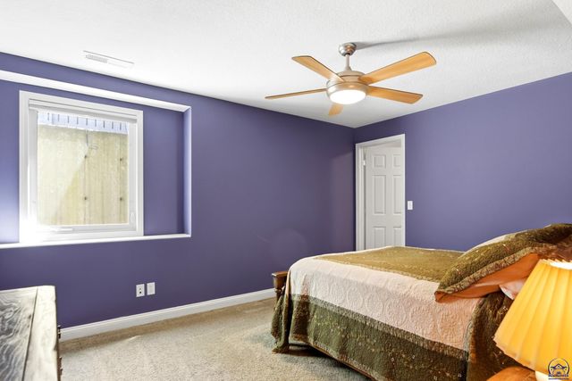 2240 SW Millers Glen DR, Topeka, KS 66614