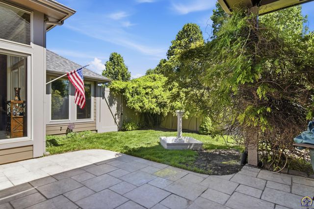 2240 SW Millers Glen DR, Topeka, KS 66614