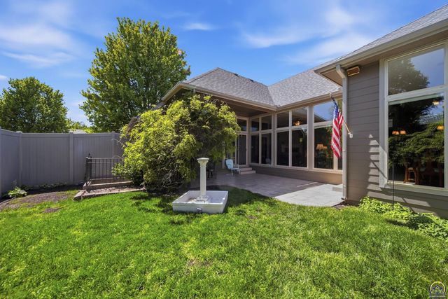 2240 SW Millers Glen DR, Topeka, KS 66614