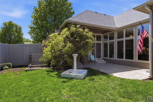 2240 SW Millers Glen DR, Topeka, KS 66614