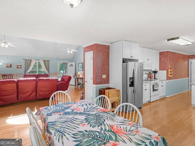 207 Williamsburg Circle, Mcdonough, GA 30253