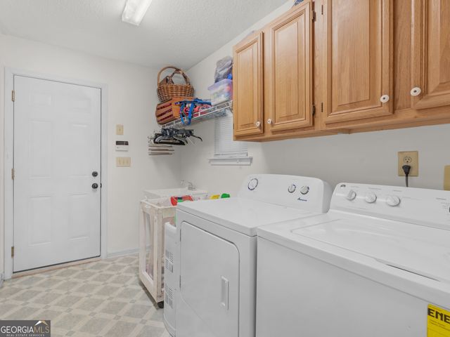 207 Williamsburg Circle, Mcdonough, GA 30253