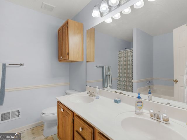 207 Williamsburg Circle, Mcdonough, GA 30253