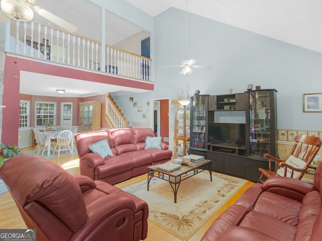 207 Williamsburg Circle, Mcdonough, GA 30253