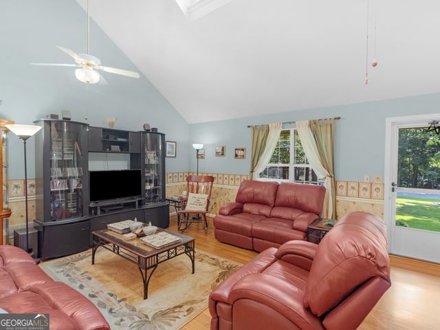 207 Williamsburg Circle, Mcdonough, GA 30253