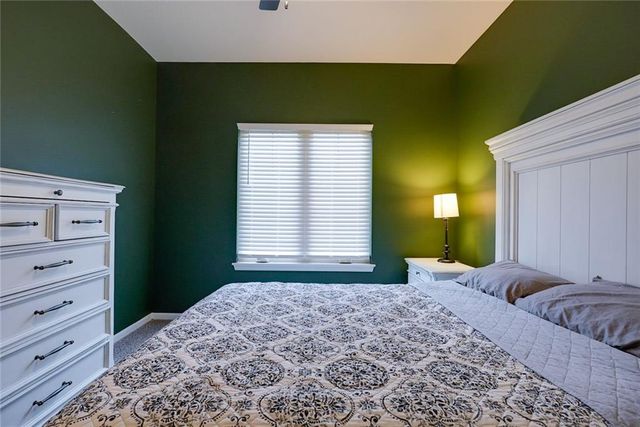 1115 SW 8th Street, Oak Grove, MO 64075