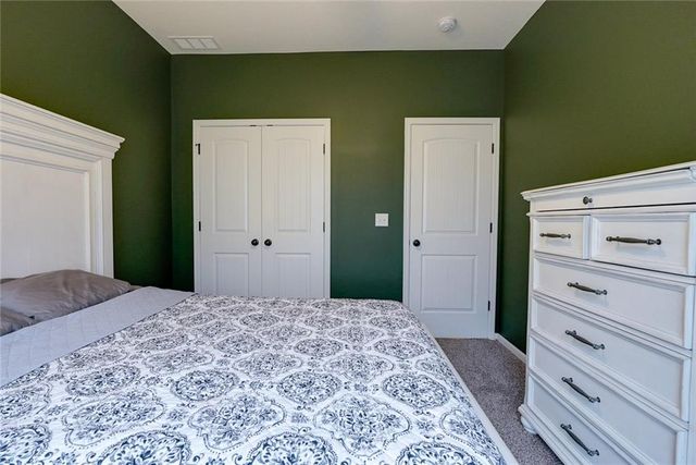 1115 SW 8th Street, Oak Grove, MO 64075