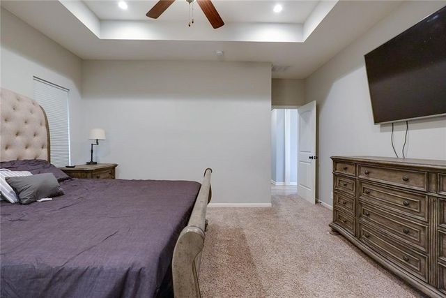 1115 SW 8th Street, Oak Grove, MO 64075
