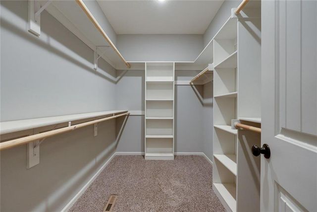 1115 SW 8th Street, Oak Grove, MO 64075